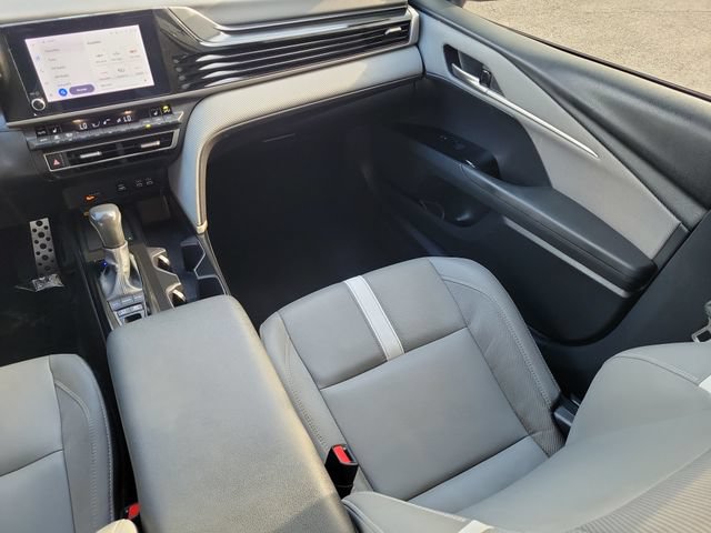 Used 2025 Toyota Camry SE w/ Convenience Package FWD image 16
