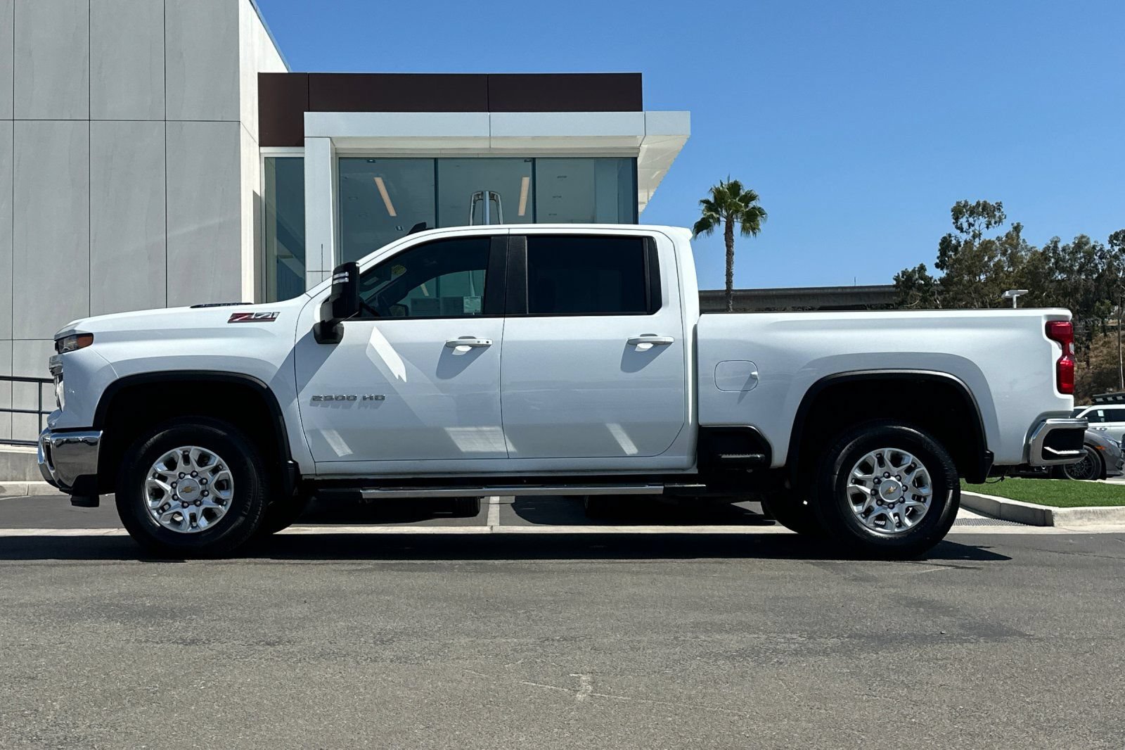 Used 2025 Chevrolet Silverado 2500 LT AWD/4WD image 6