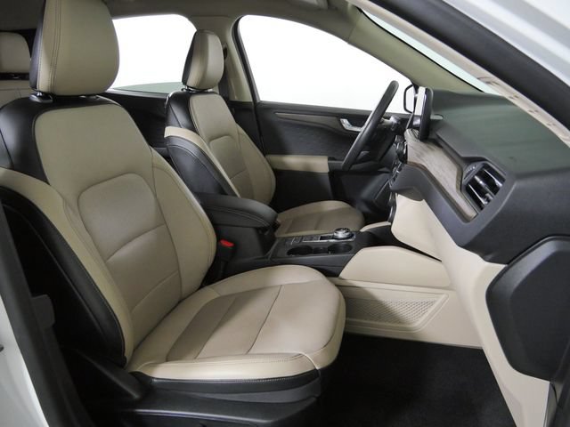 Certified 2020 Ford Escape Titanium AWD/4WD image 13