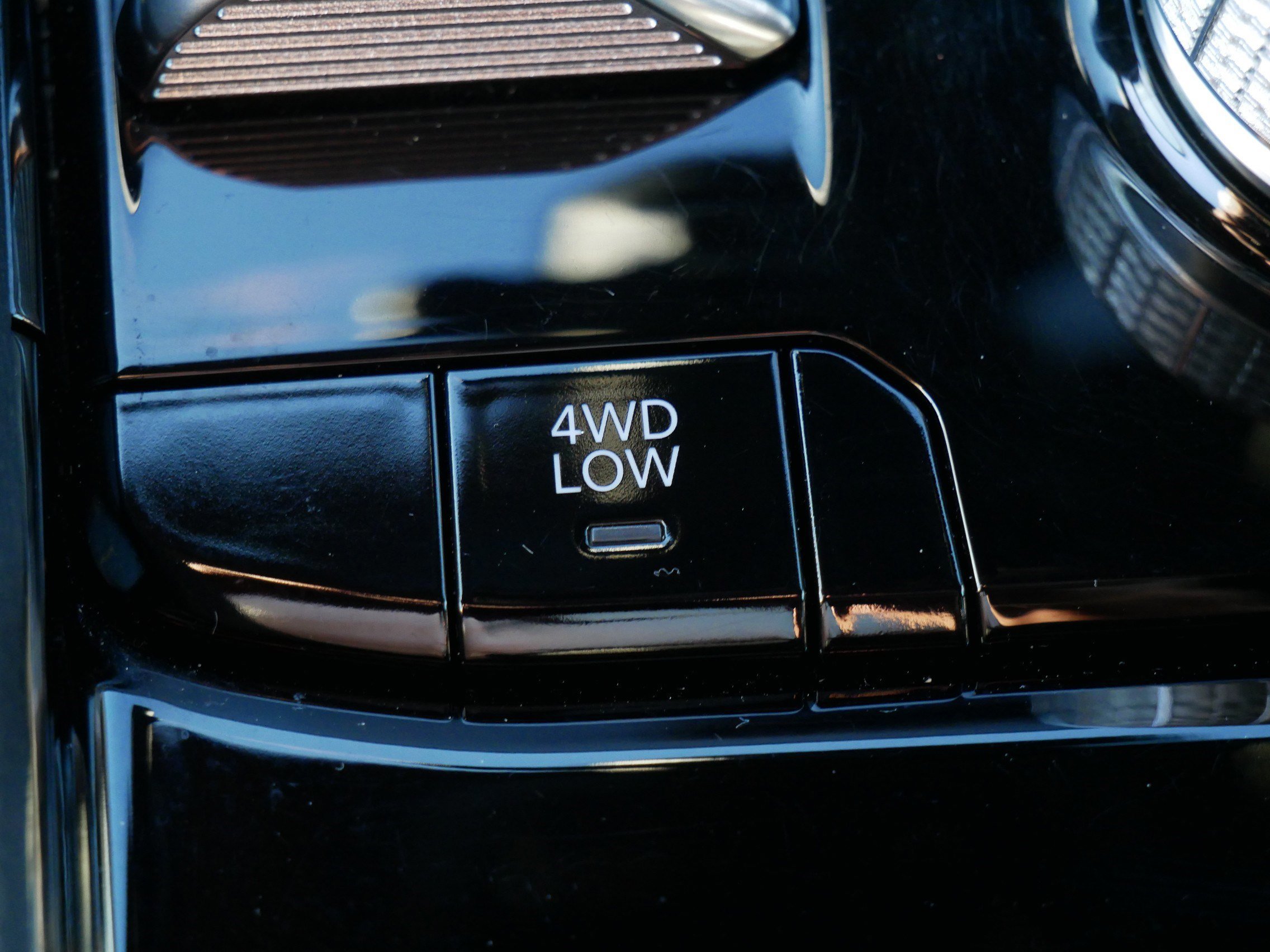 Used 2022 Jeep Grand Cherokee Overland w/ Luxury Tech Group IV image 31