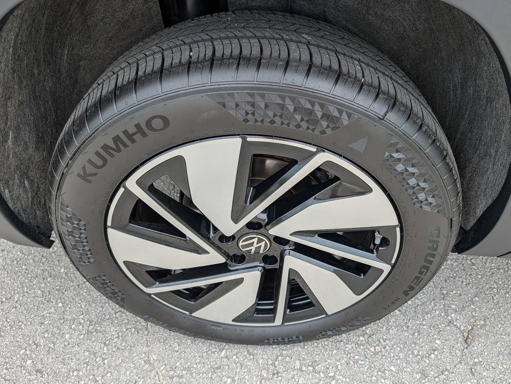 Used 2025 Volkswagen Atlas SEL AWD/4WD image 32