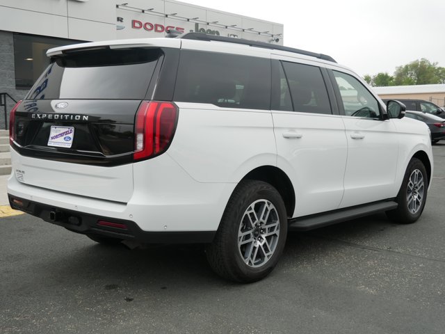 Certified 2025 Ford Expedition Active AWD/4WD image 8