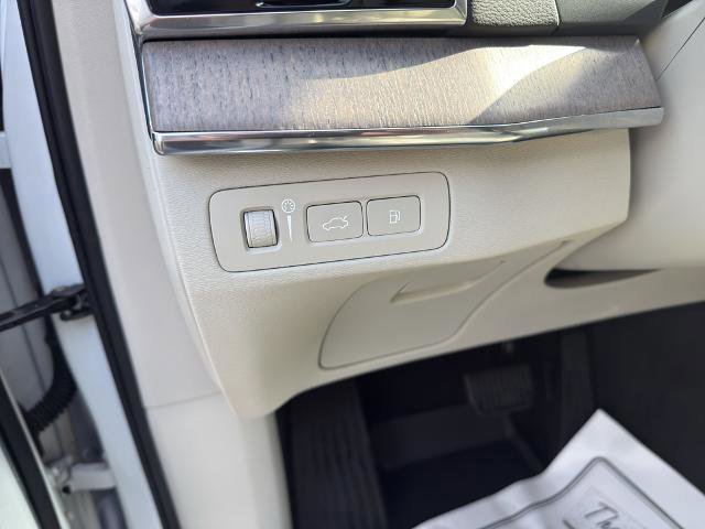 Used 2021 Volvo XC90 T8 Inscription w/ Advanced Package image 13