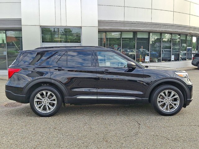 Certified 2024 Ford Explorer XLT w/ Equipment Group 202A AWD/4WD image 24