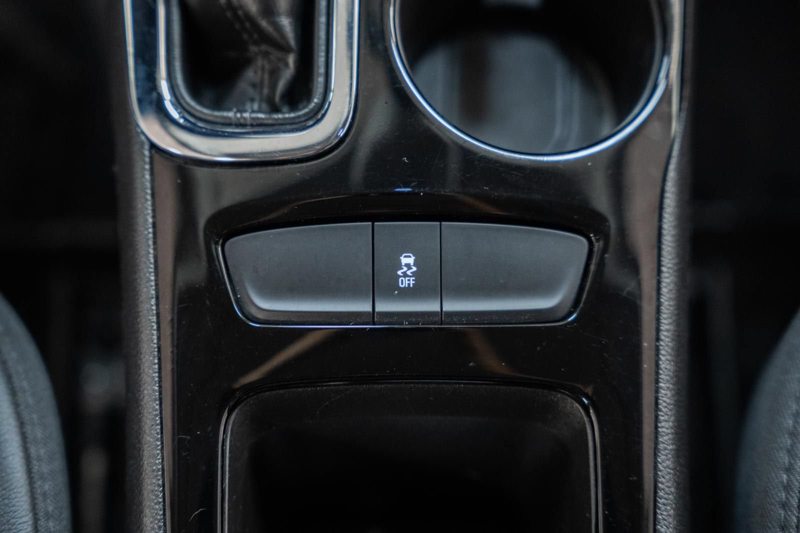 Used 2018 Chevrolet Cruze Premier FWD image 21