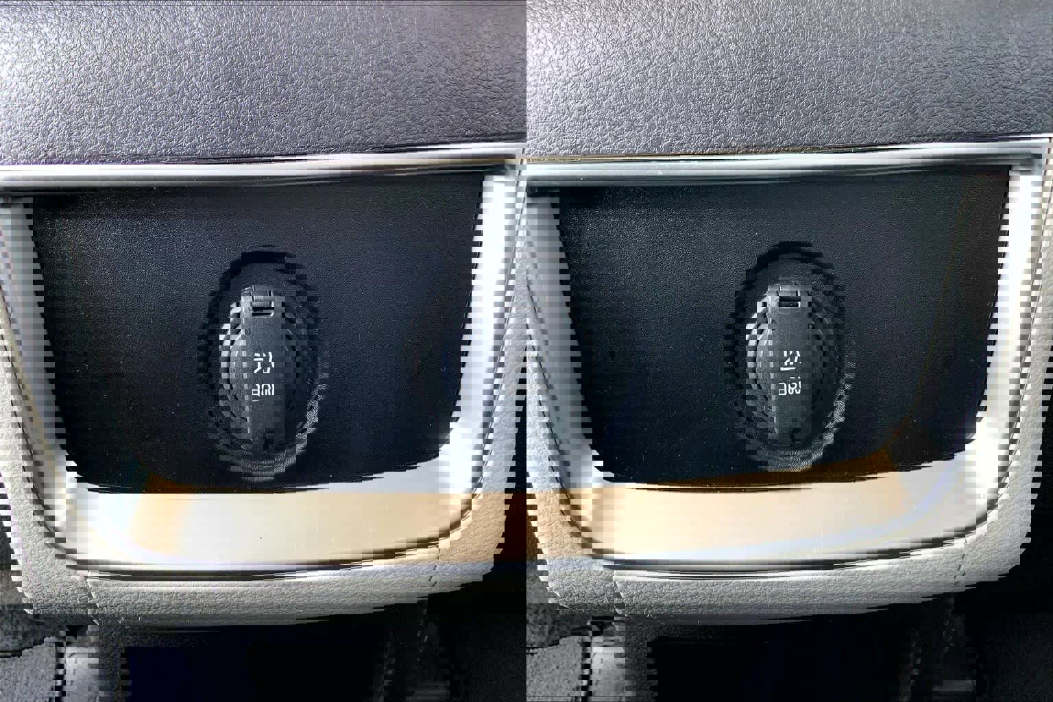 Used 2023 Kia Carnival LX image 32