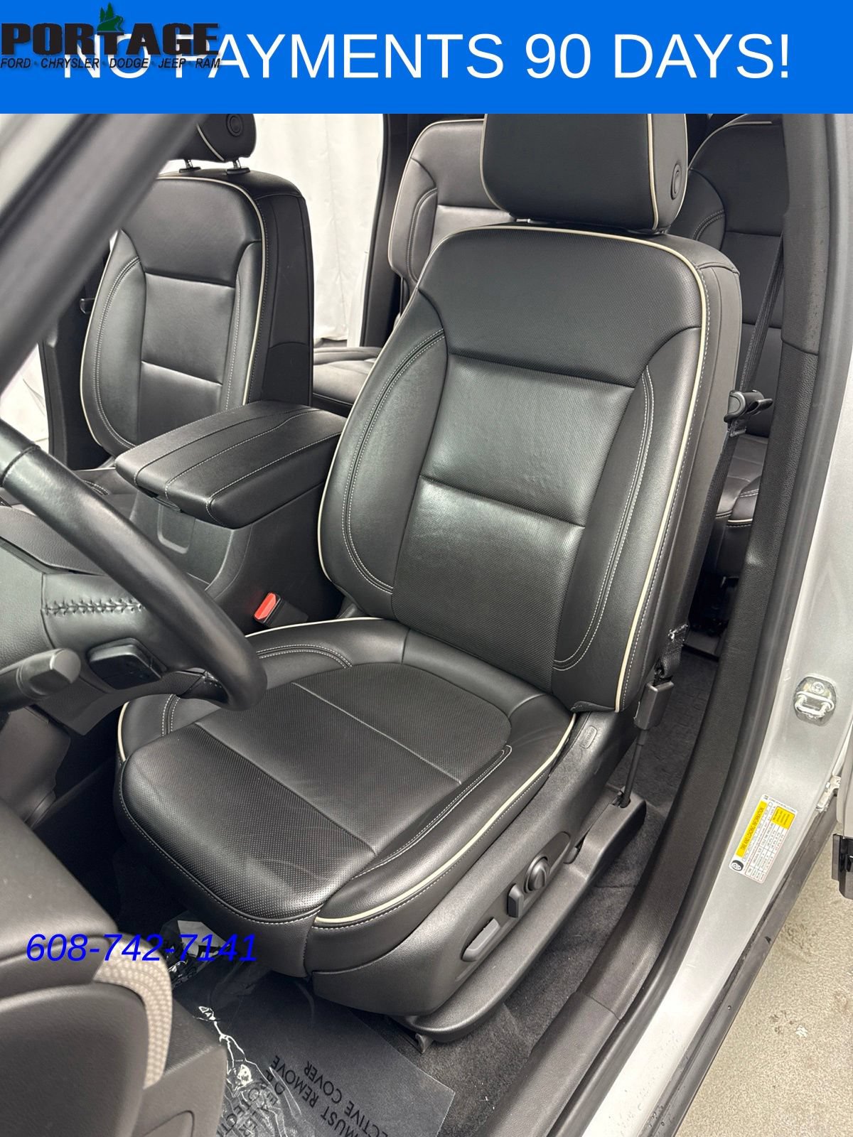 Used 2022 Chevrolet Traverse Premier w/ Redline Edition AWD/4WD image 9