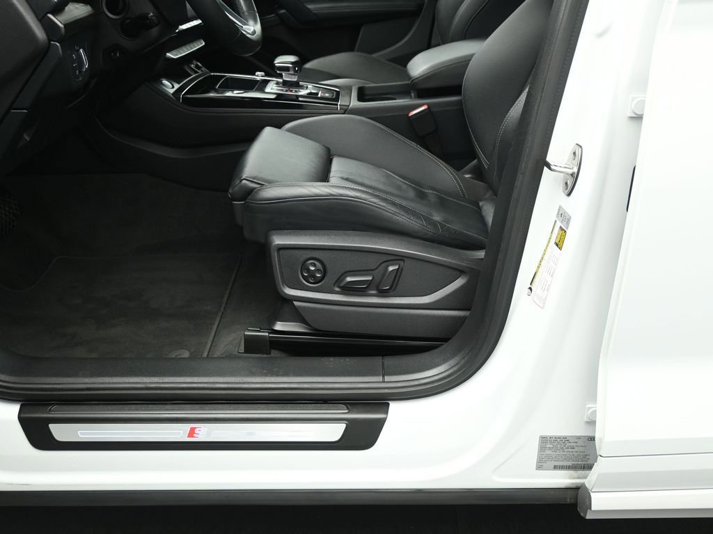 Used 2023 Audi Q5 2.0T Premium Plus w/ Premium Plus Package image 11