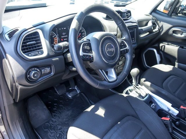 Used 2020 Jeep Renegade Latitude w/ Cold Weather Group AWD/4WD image 13