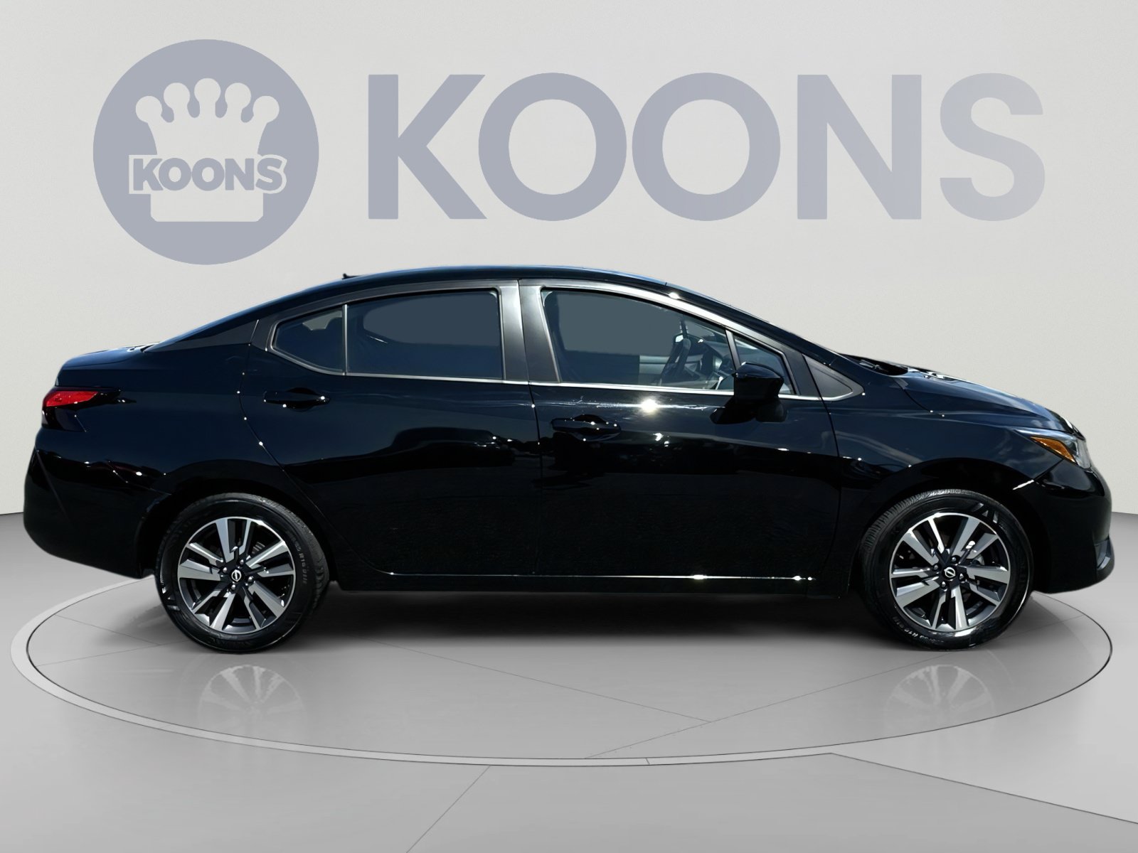 Used 2025 Nissan Versa SV FWD image 12