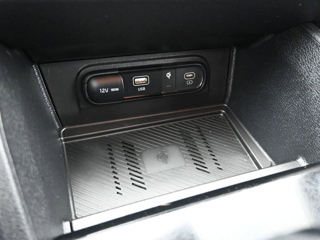 Used 2024 Kia Sportage EX image 17