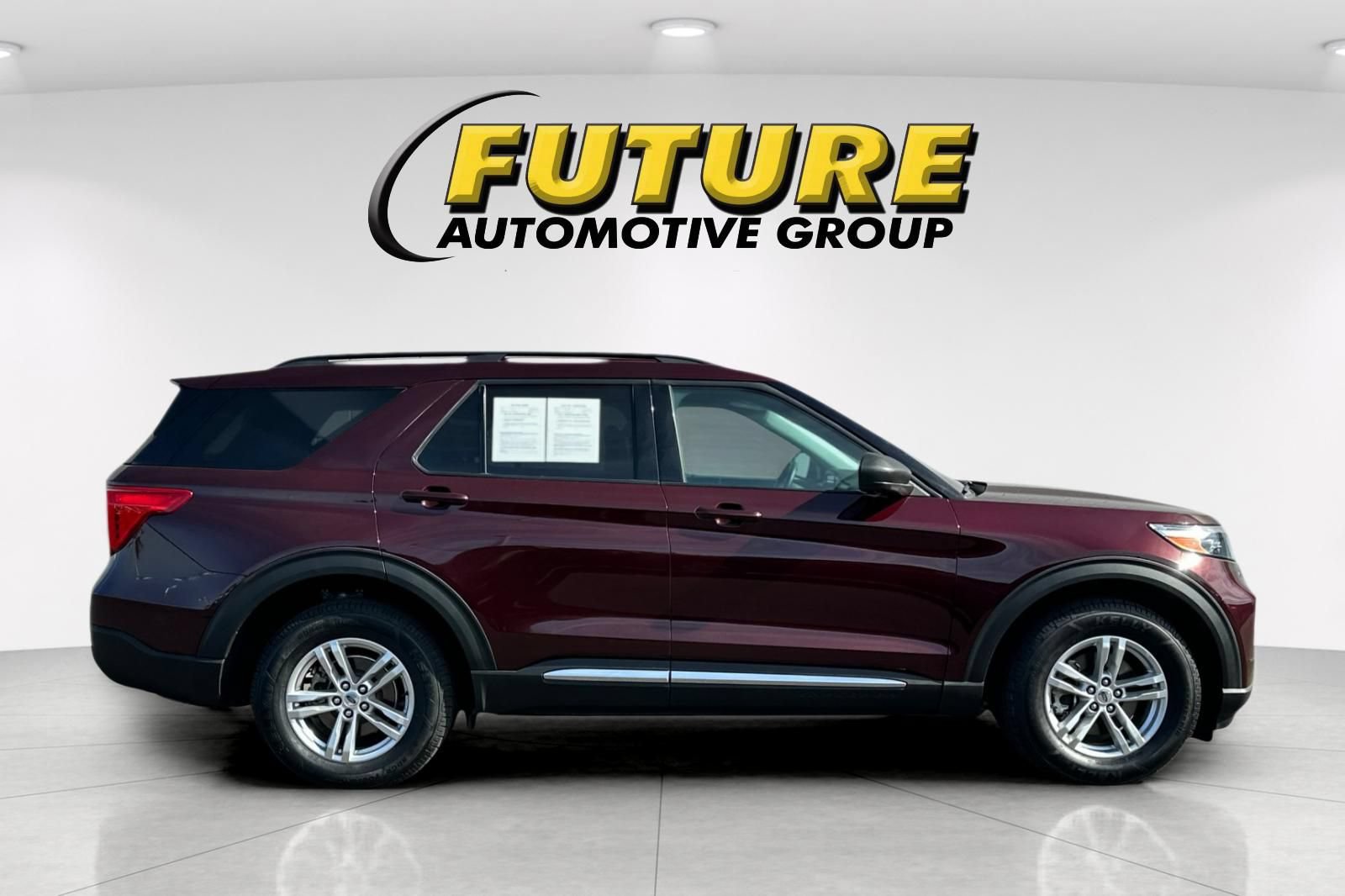 Certified 2022 Ford Explorer XLT AWD/4WD image 2