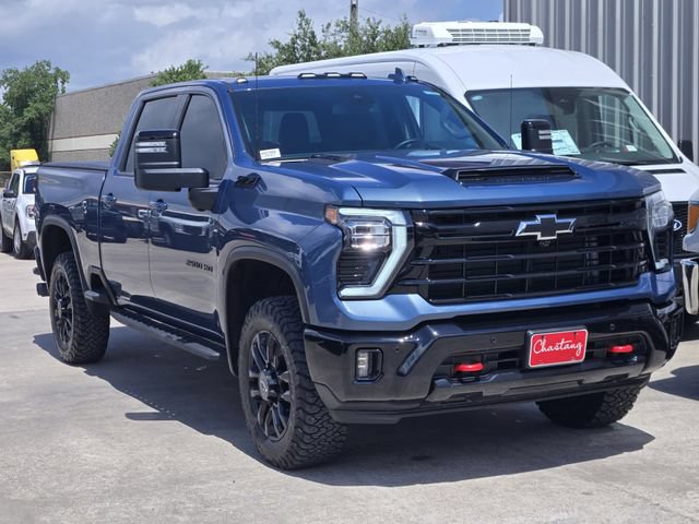 Used 2025 Chevrolet Silverado 2500 LTZ w/ Trail Boss Package AWD/4WD image 3