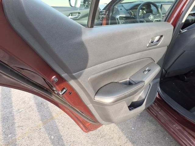 Used 2025 Nissan Altima 2.5 SV FWD image 9