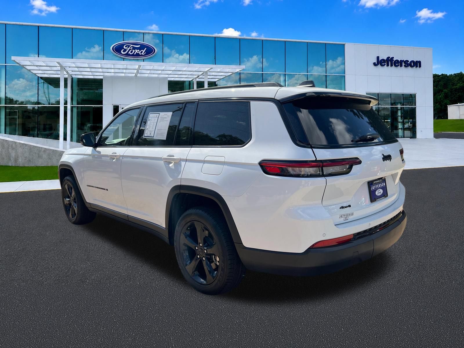 Used 2023 Jeep Grand Cherokee L Laredo AWD/4WD image 5