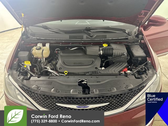 Used 2019 Chrysler Pacifica Touring-L FWD image 34