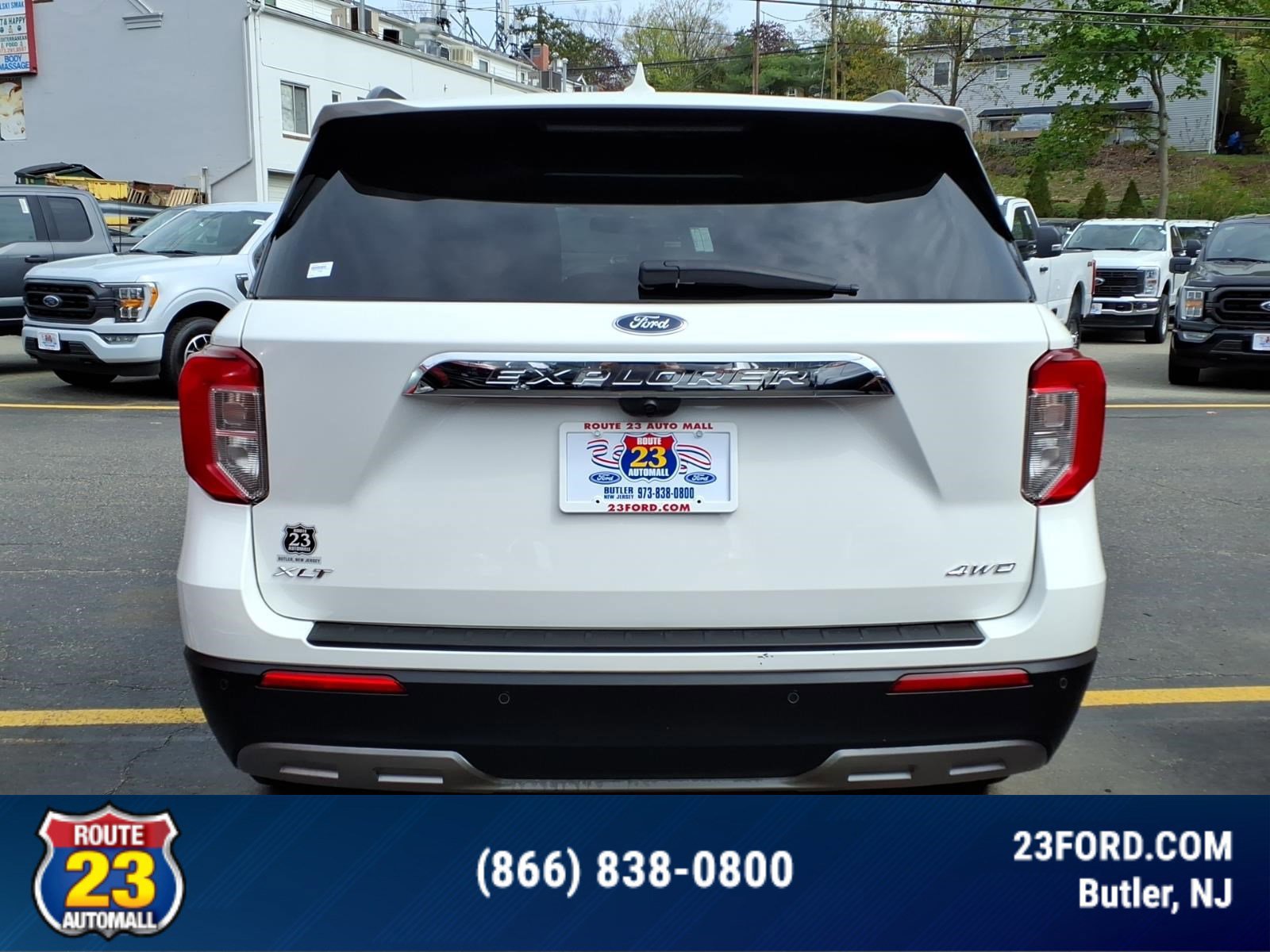 Certified 2022 Ford Explorer XLT w/ Equipment Group 202A AWD/4WD image 4