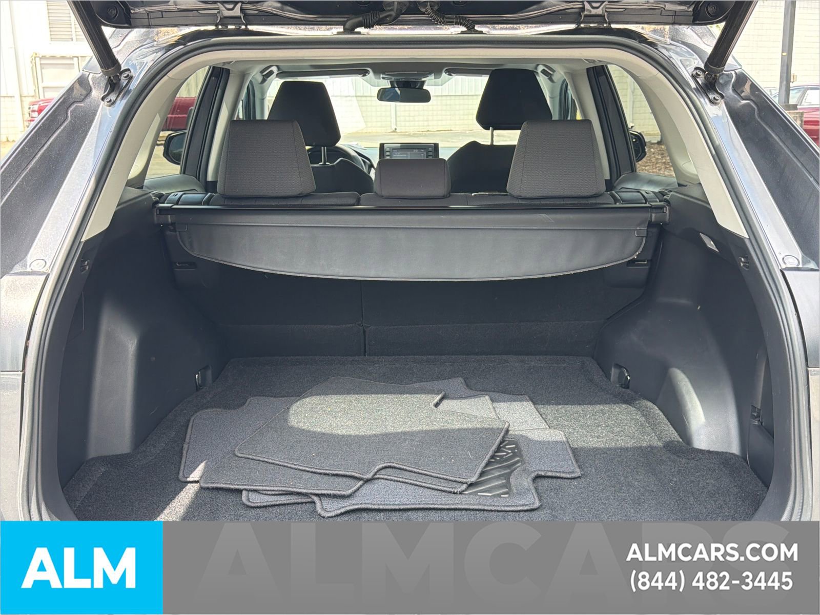 Used 2021 Toyota RAV4 XLE w/ Convenience Package FWD image 21