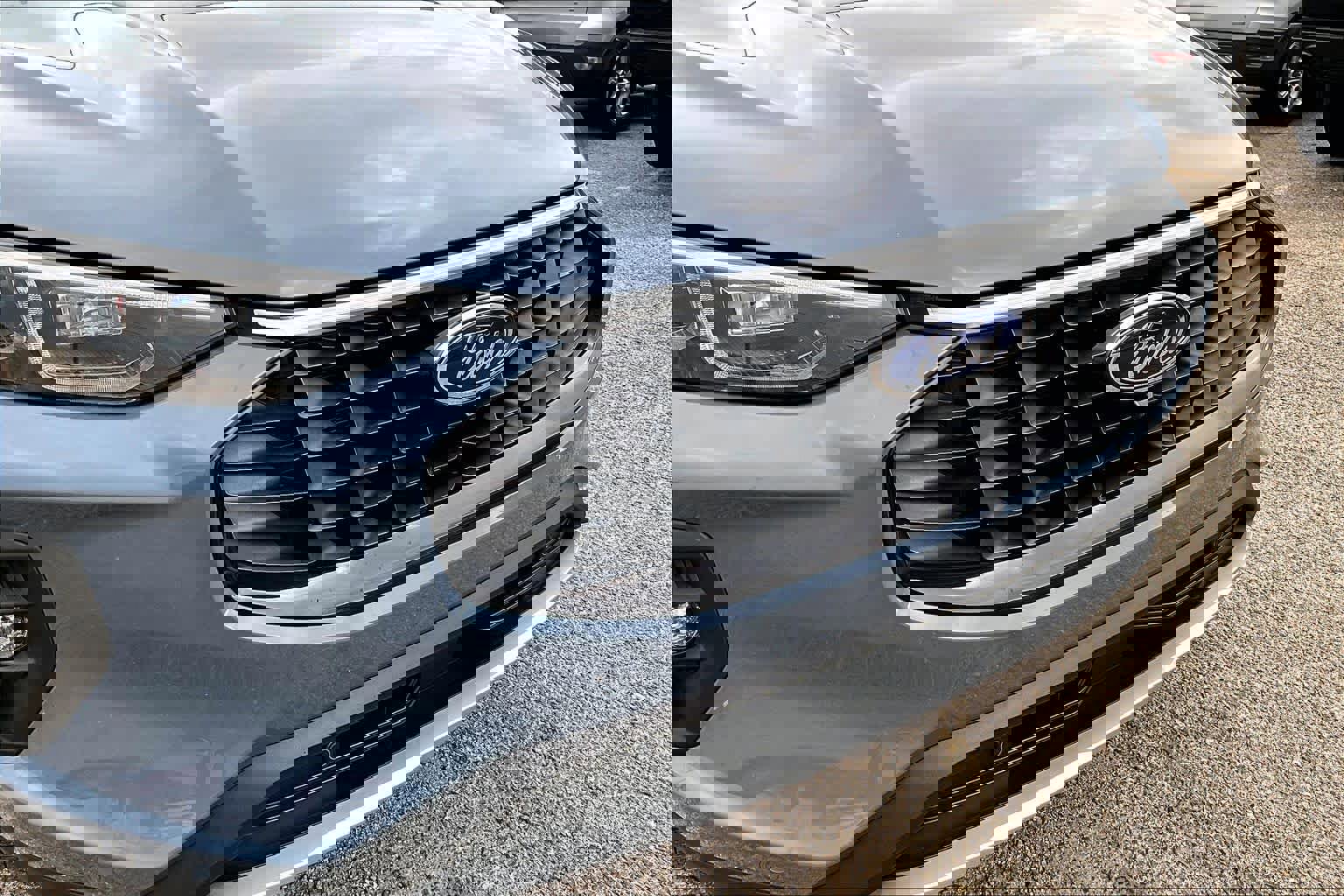 Certified 2025 Ford Escape SE w/ PHEV Premium Package image 30