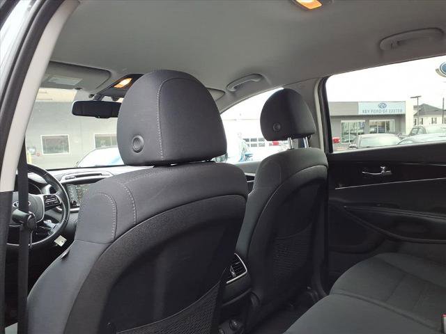 Used 2019 Kia Sorento LX w/ LX Convenience Package image 12