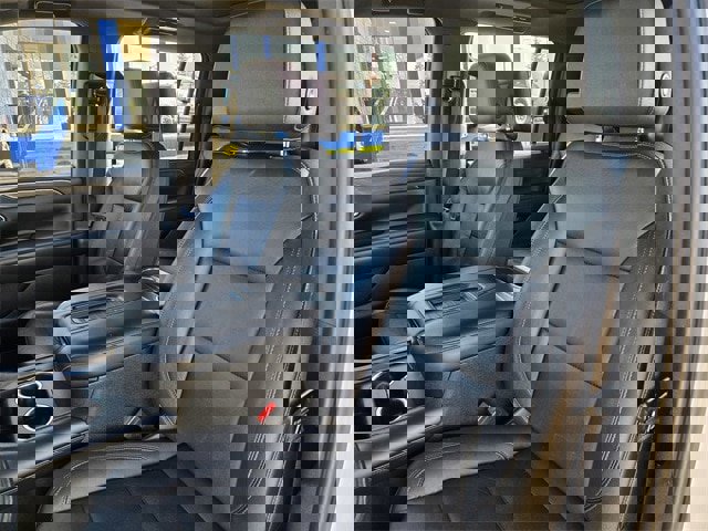 Used 2021 Chevrolet Suburban Z71 w/ Luxury Package image 12