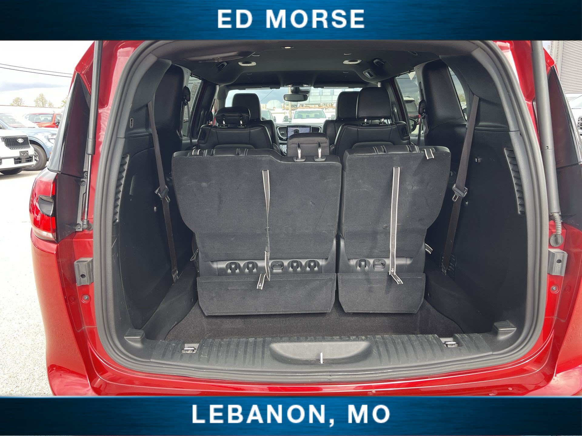Used 2025 Chrysler Pacifica Select FWD image 24