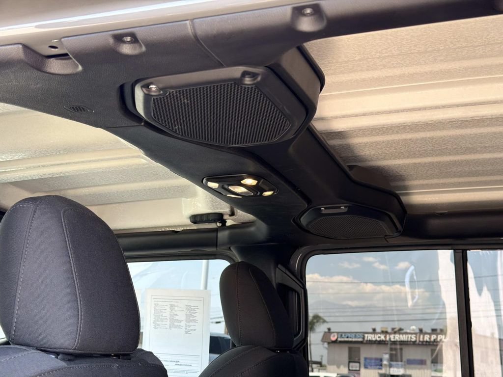 Used 2021 Jeep Gladiator Sport AWD/4WD image 25