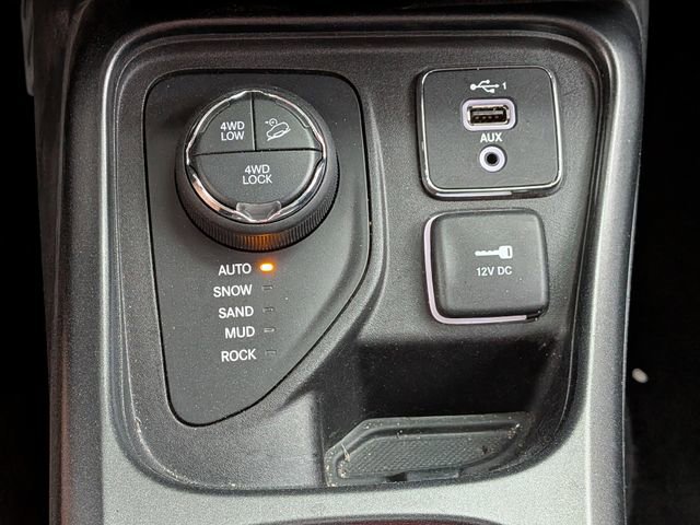 Used 2019 Jeep Compass Trailhawk AWD/4WD image 31