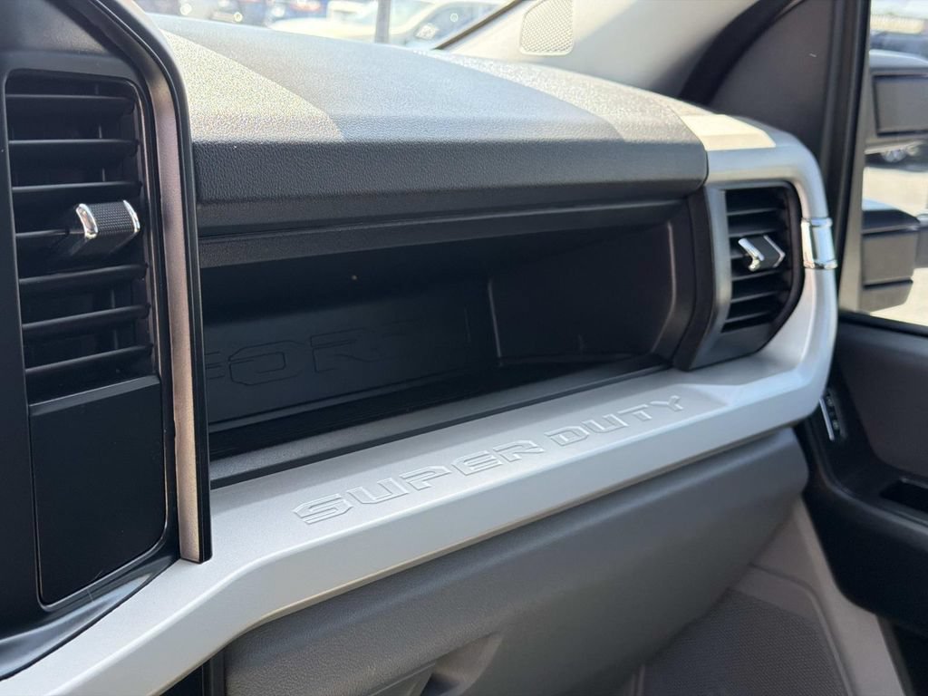Certified 2025 Ford F350 XL w/ XL Chrome Package AWD/4WD image 25