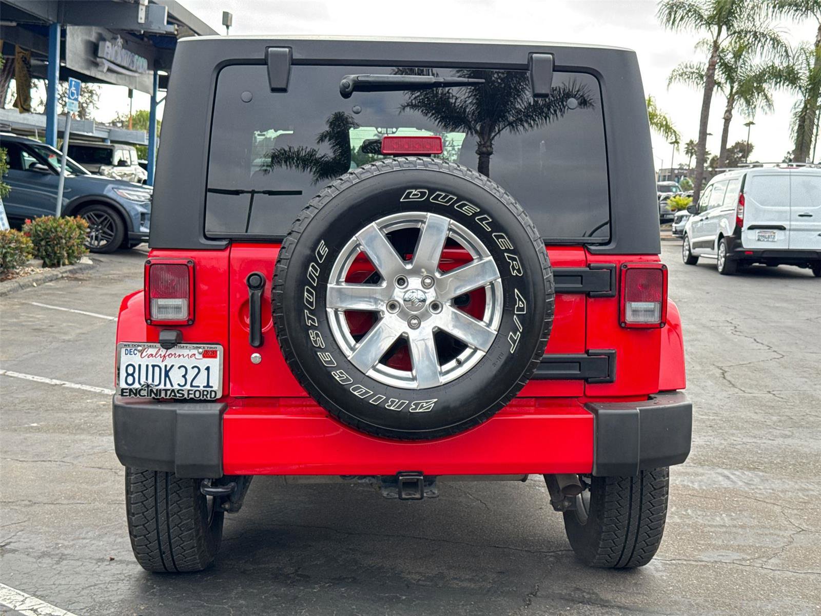 Used 2017 Jeep Wrangler Sahara w/ Connectivity Group AWD/4WD image 13