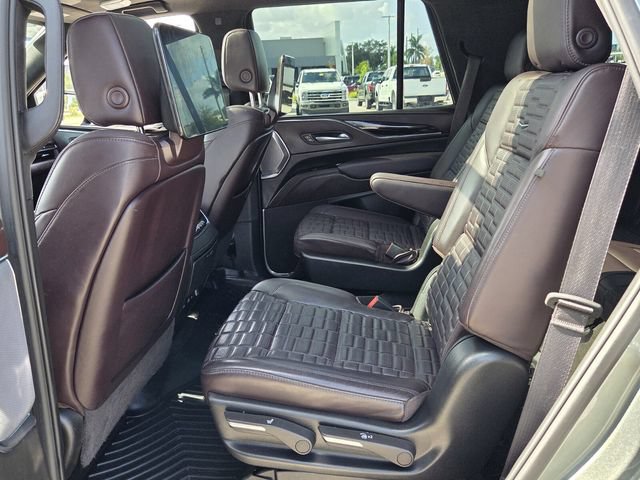 Used 2024 Cadillac Escalade Sport Platinum w/ LPO, ONYX Package AWD/4WD image 13