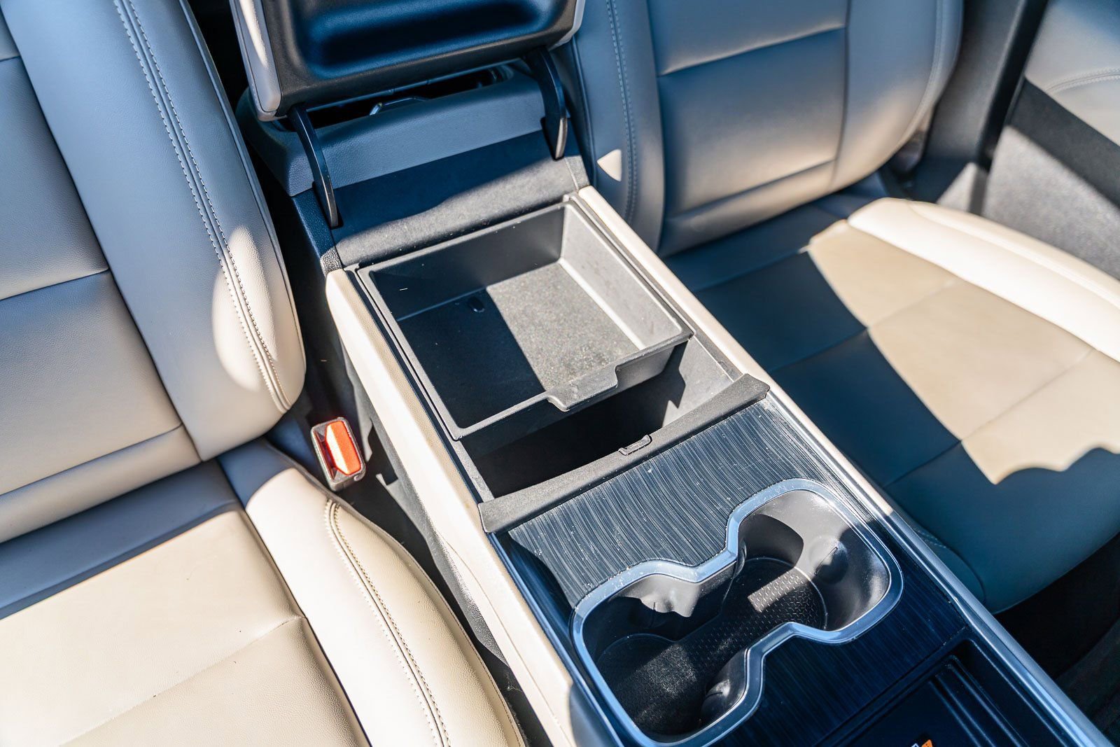 Used 2024 GMC Acadia Elevation w/ Black Edition image 11