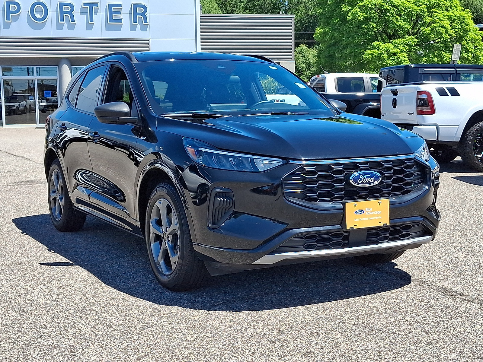 Certified 2024 Ford Escape ST-Line w/ Tech Pack #1 AWD/4WD image 2