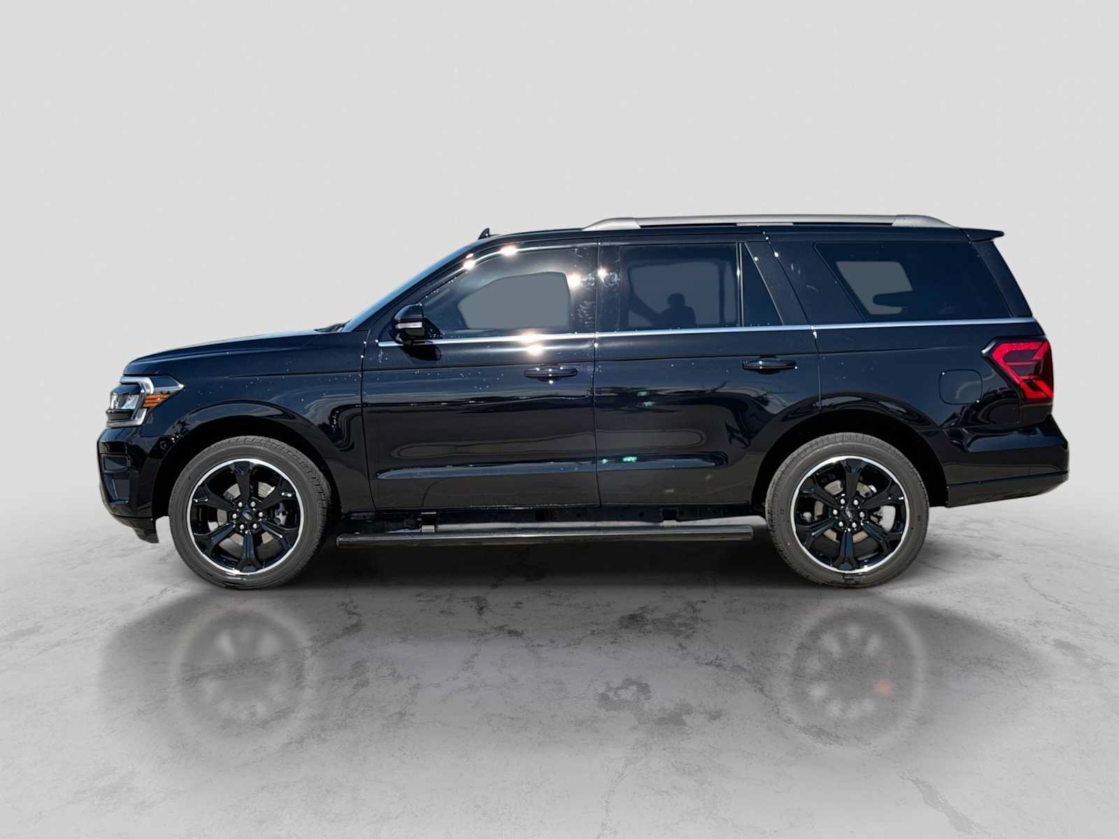 Certified 2023 Ford Expedition Limited AWD/4WD image 3