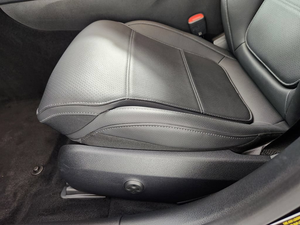 Used 2025 Mercedes-Benz C 300 4MATIC Sedan image 13