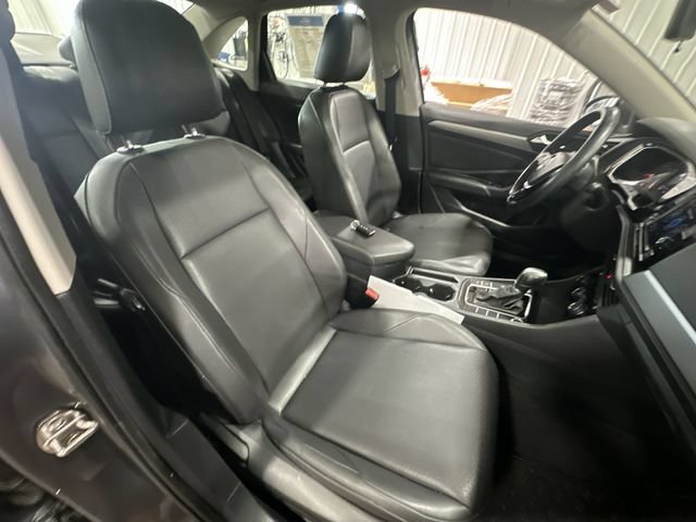 Used 2019 Volkswagen Jetta SE FWD image 32