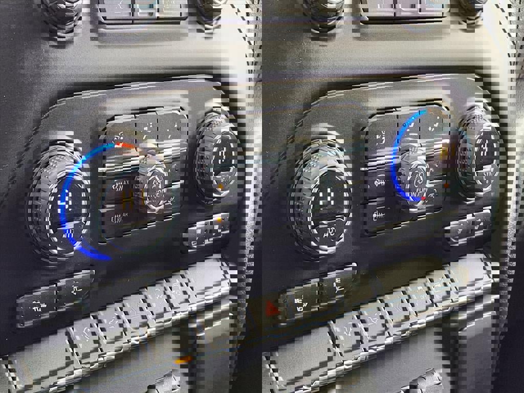 Used 2019 Chevrolet Silverado 1500 LT w/ All-Star Edition image 21