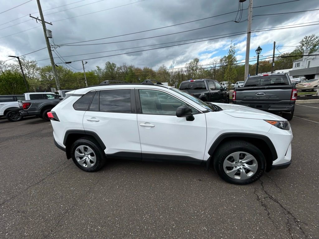 Used 2021 Toyota RAV4 LE AWD/4WD image 2
