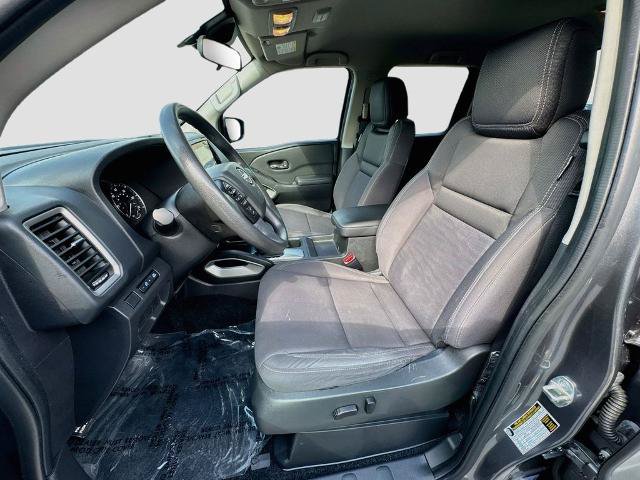 Used 2023 Nissan Frontier SV w/ Tow Package AWD/4WD image 17
