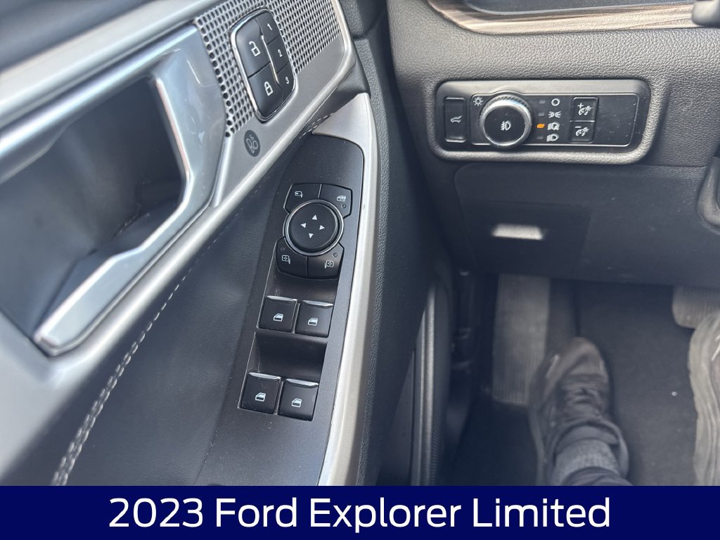 Certified 2023 Ford Explorer Limited AWD/4WD image 25