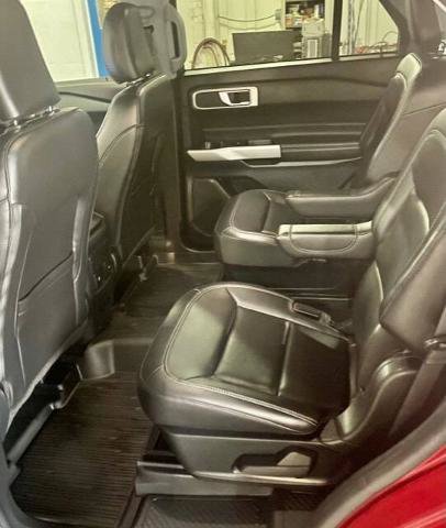 Certified 2024 Ford Explorer XLT w/ Equipment Group 202A AWD/4WD image 9
