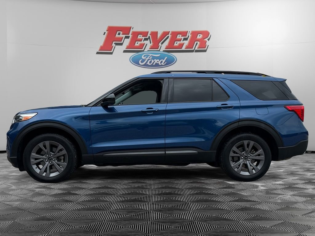 Certified 2022 Ford Explorer XLT w/ Equipment Group 202A image 2