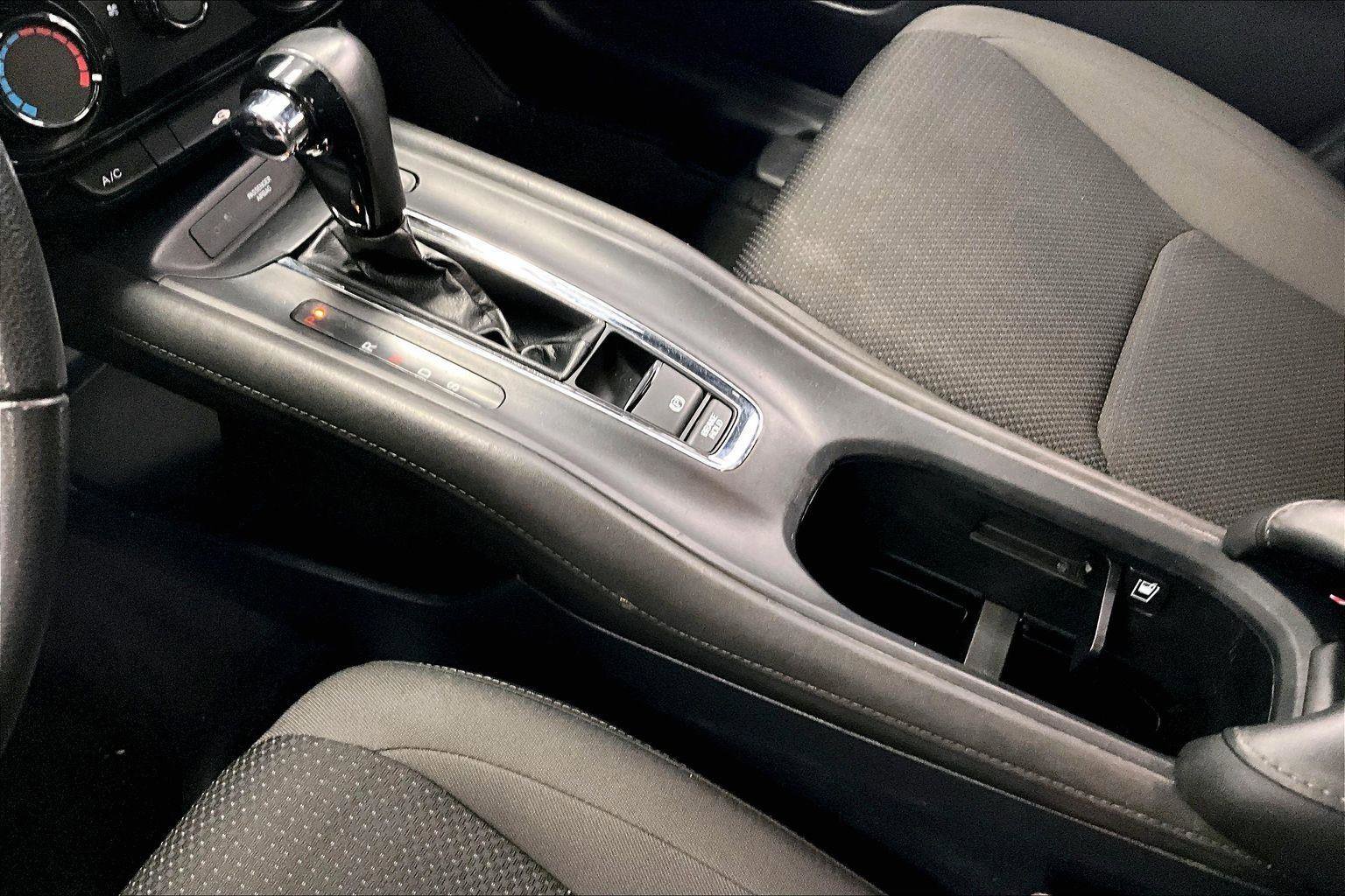 Used 2022 Honda HR-V Sport image 16