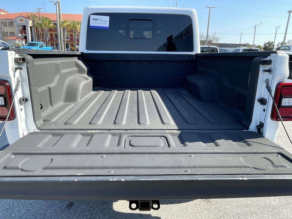 Used 2022 Jeep Gladiator Overland image 10