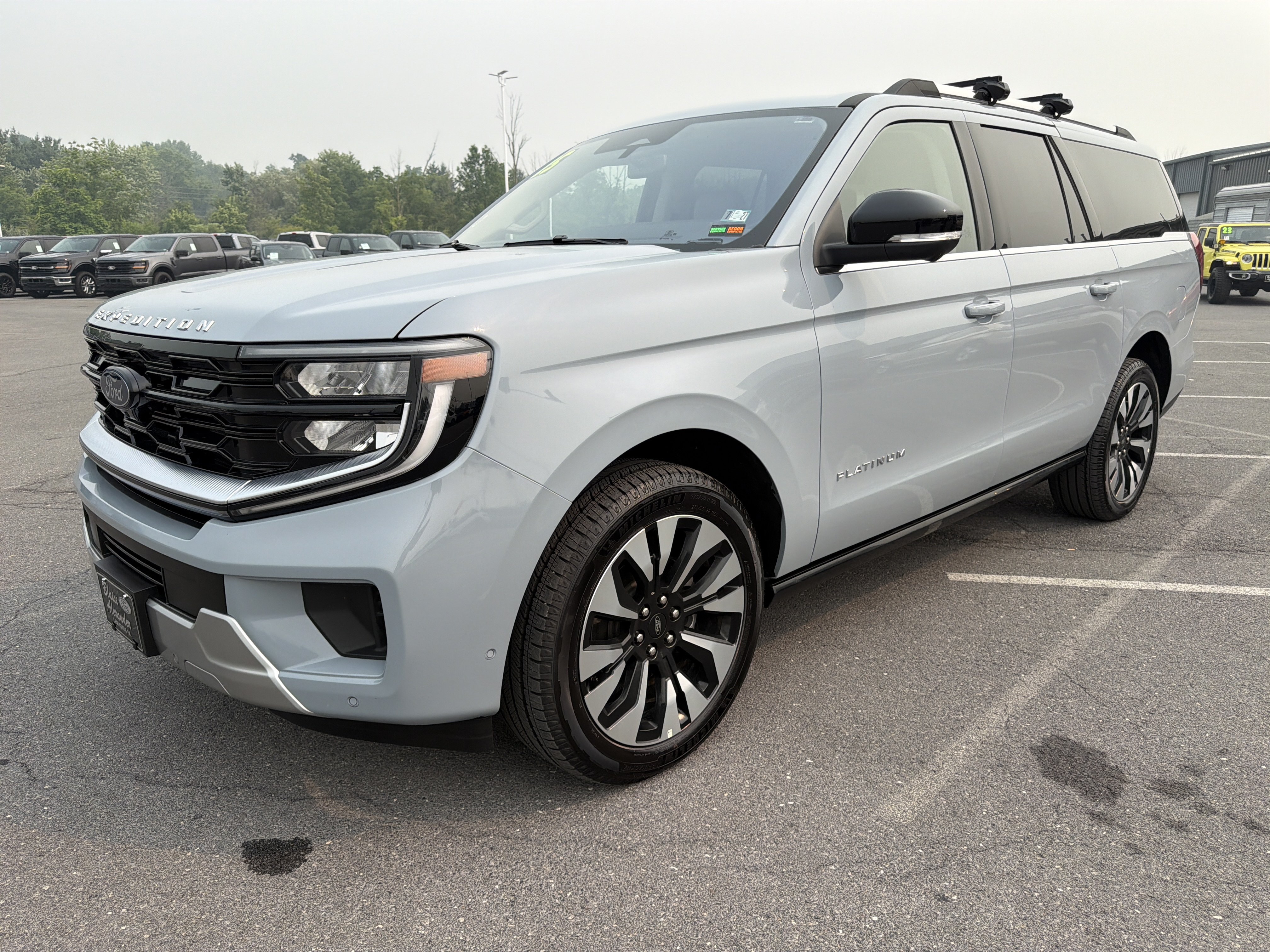 Certified 2025 Ford Expedition Max Platinum w/ Driver's Package AWD/4WD image 8