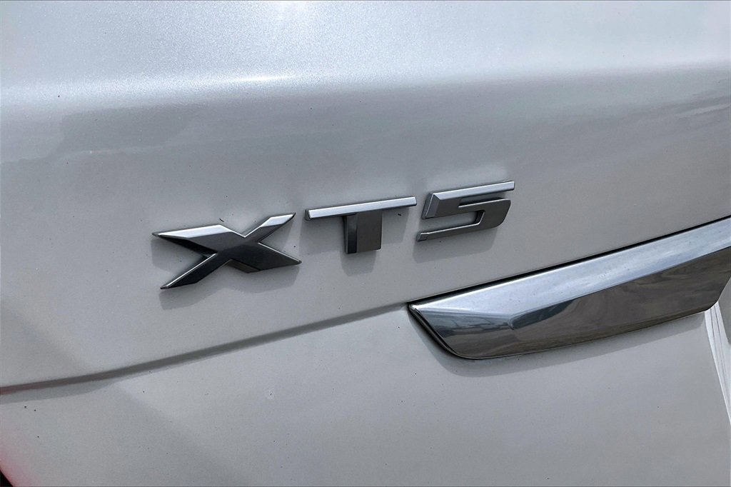 Used 2017 Cadillac XT5 Luxury w/ Driver Awareness Package image 27