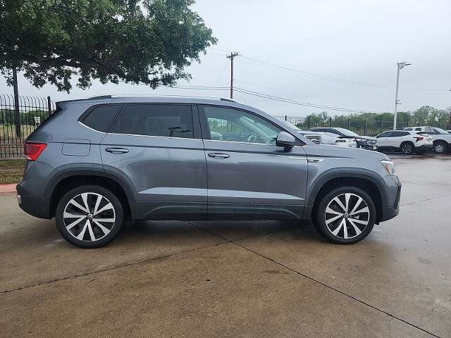 Used 2024 Volkswagen Taos SE FWD image 6