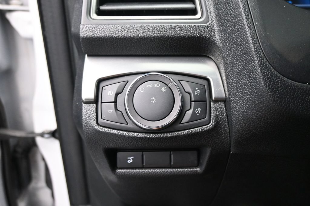 Certified 2019 Ford Explorer XLT w/ Equipment Group 202A FWD image 12