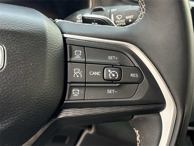 Used 2023 Jeep Grand Cherokee L Laredo image 10