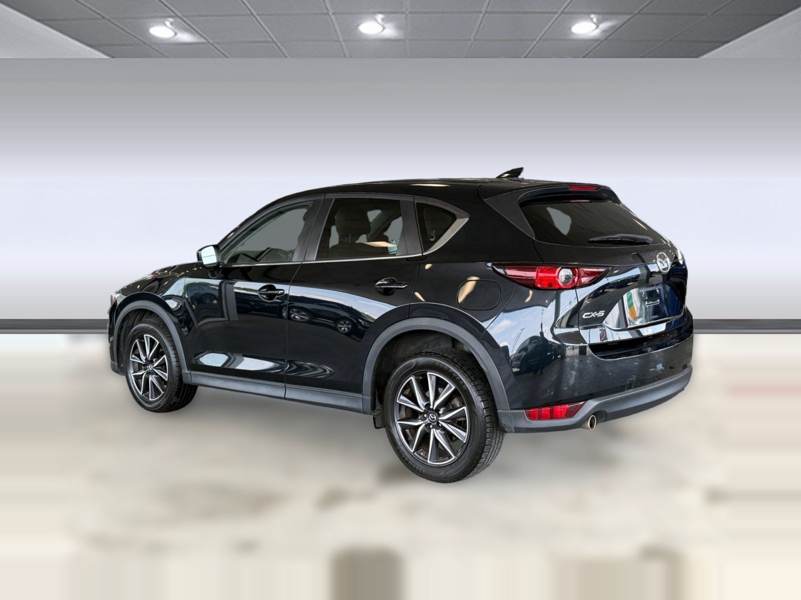 Used 2018 MAZDA CX-5 Touring FWD image 3